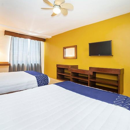 Capital O Hotel Casa Blanca セラヤ エクステリア 写真