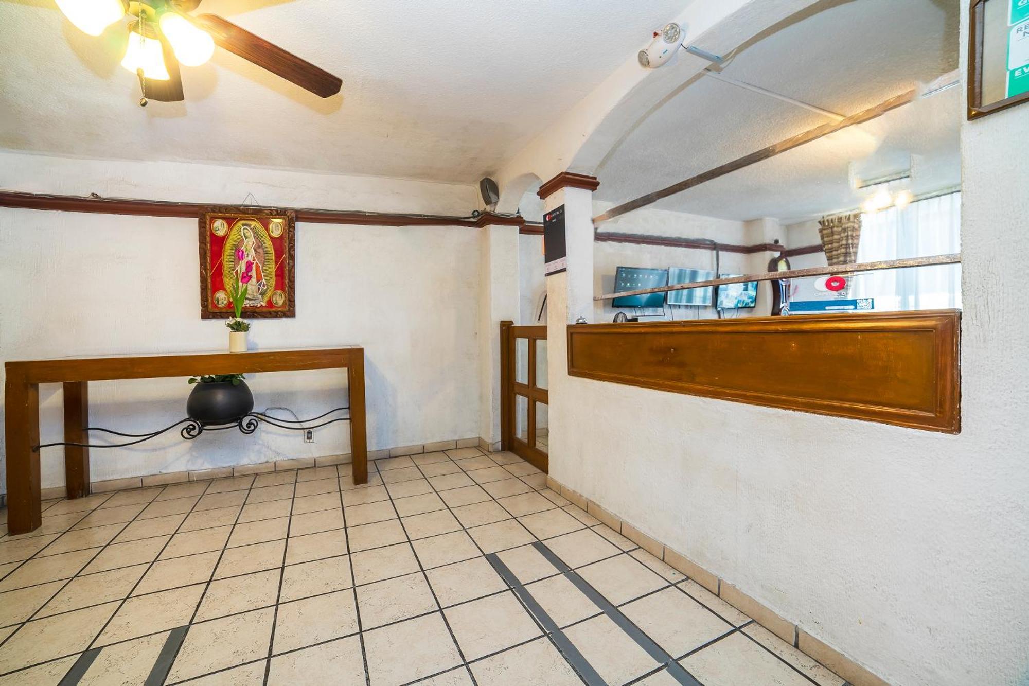 Capital O Hotel Casa Blanca セラヤ エクステリア 写真